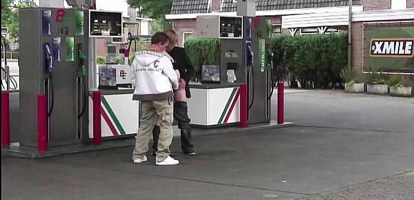  Very pregnant girl PUBLIC threesome at a gas station